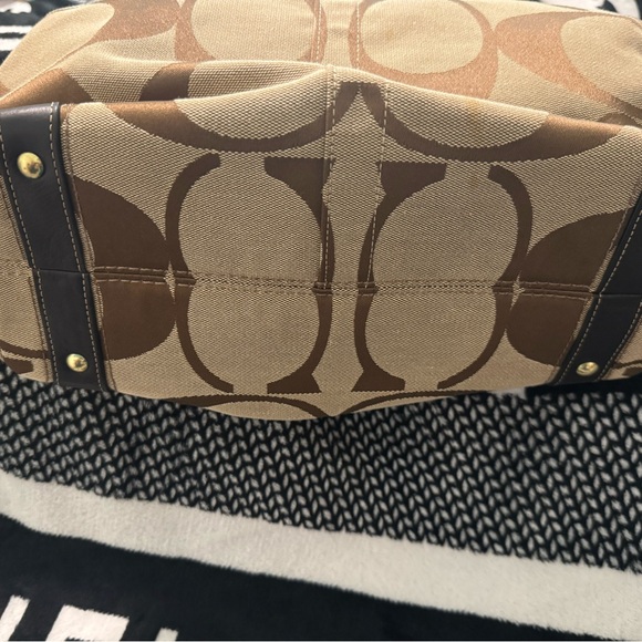 Coach Brown Signature Canvas Bag - Picture 7 of 13